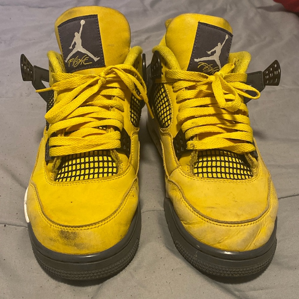 Jordan 4 Lightning